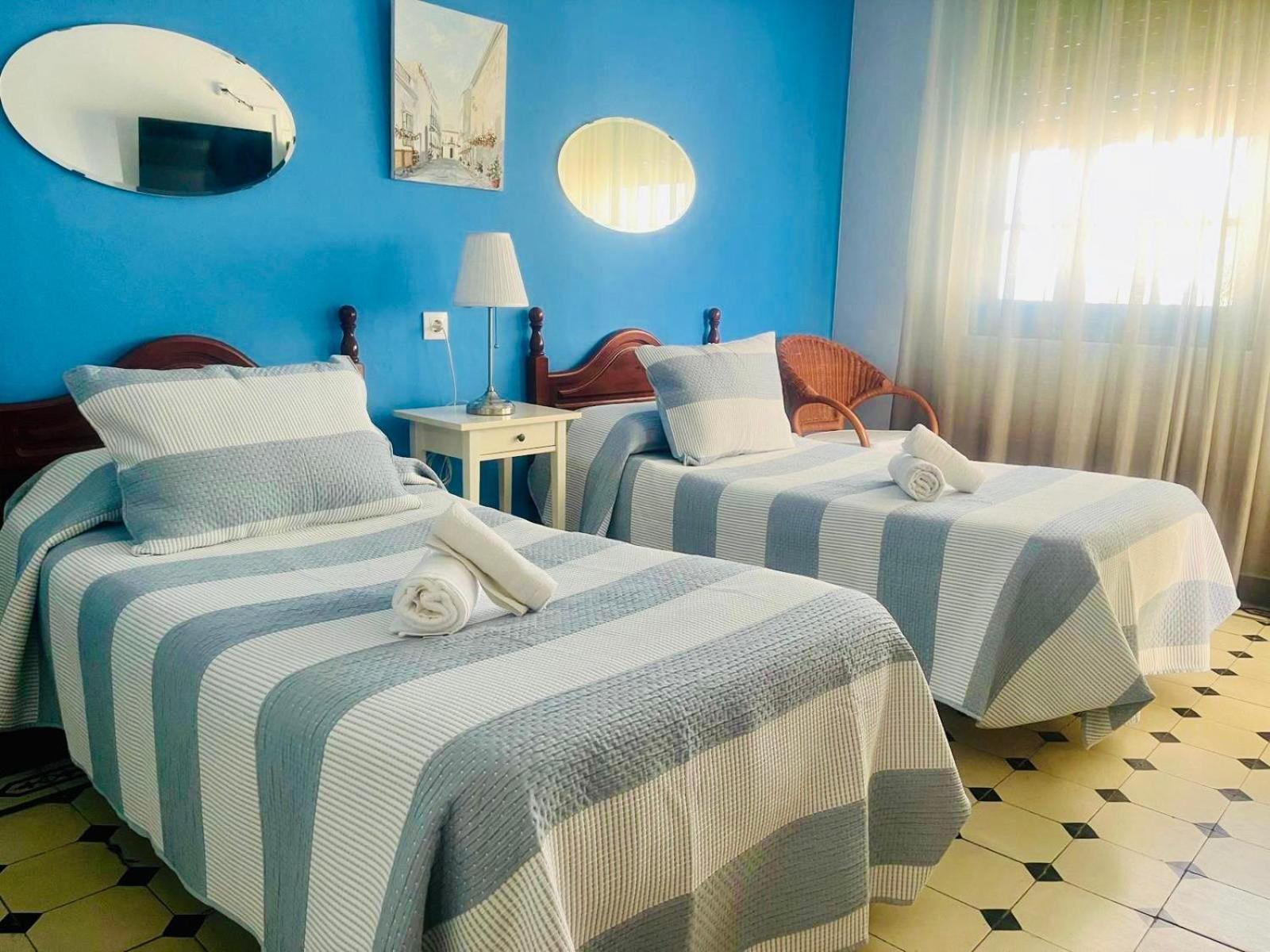 Hostal El Faro Chipiona Exteriör bild