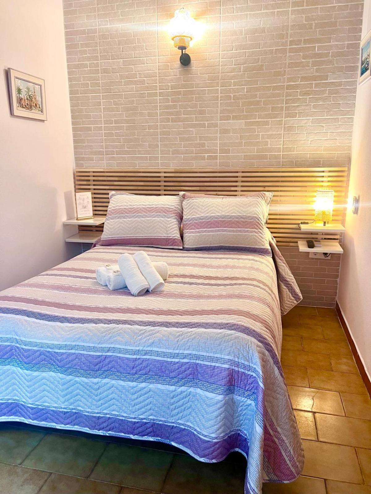 Hostal El Faro Chipiona Exteriör bild