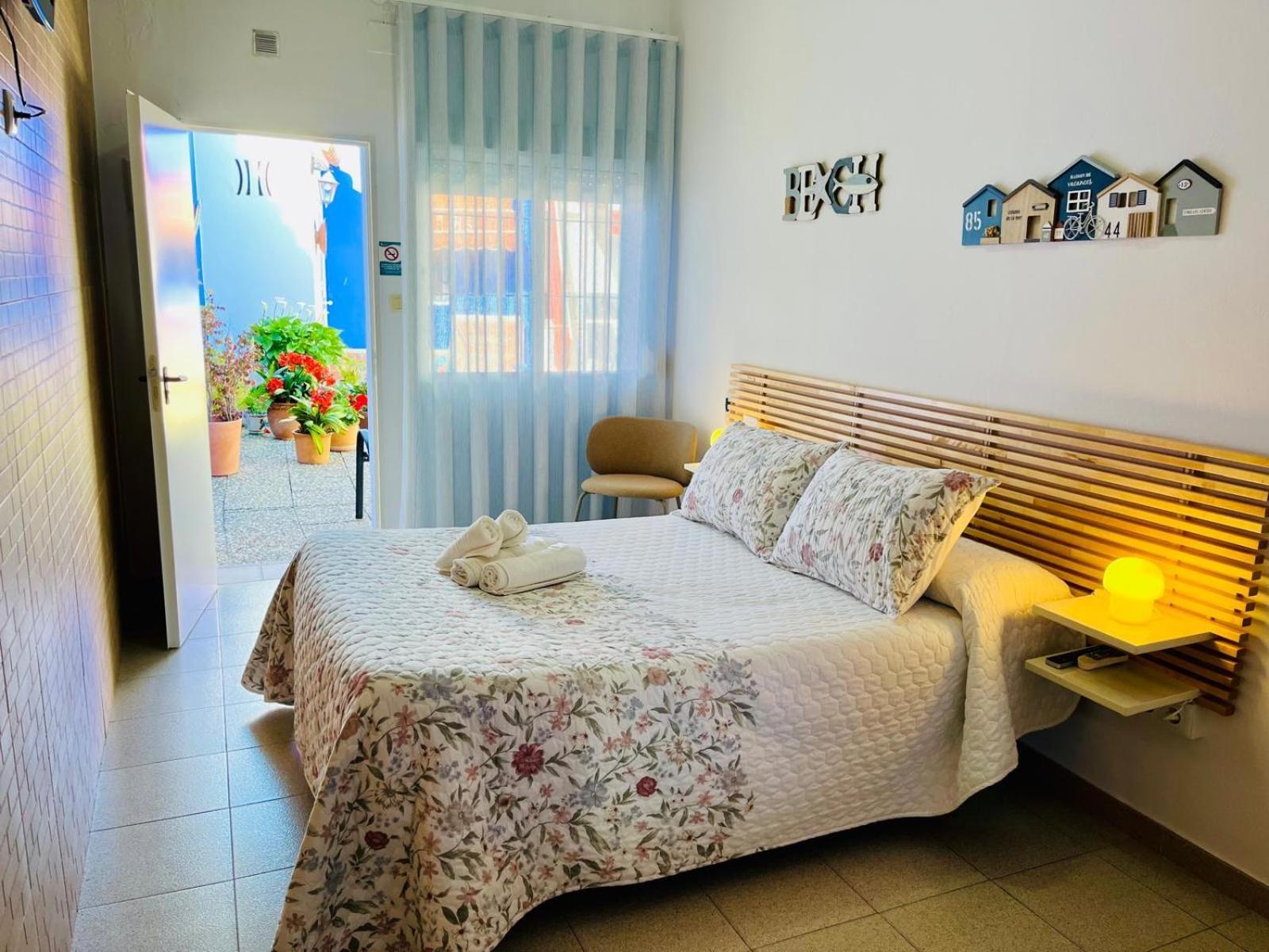 Hostal El Faro Chipiona Exteriör bild